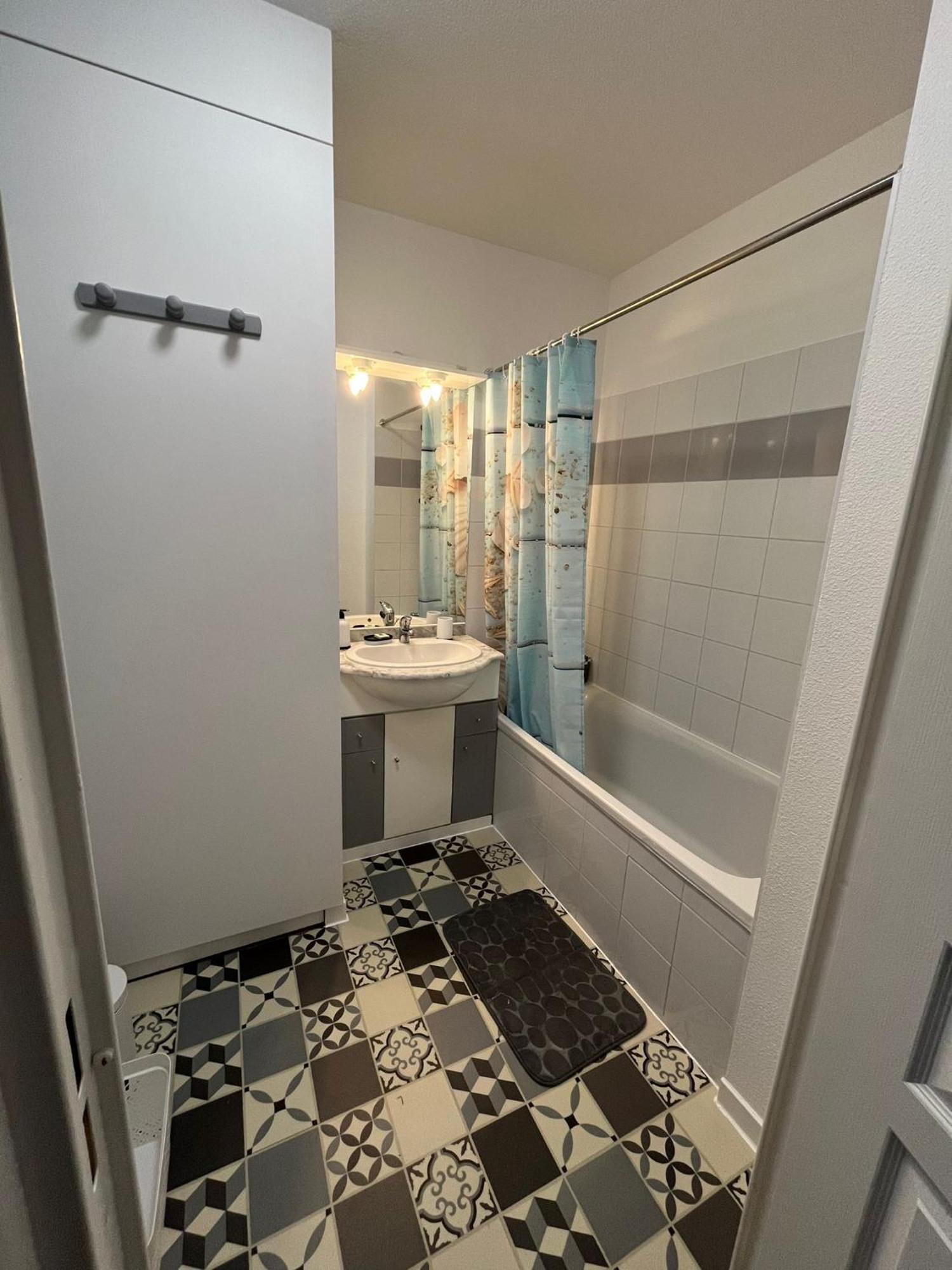 Appartement Avec Jardin A Rochefort מראה חיצוני תמונה