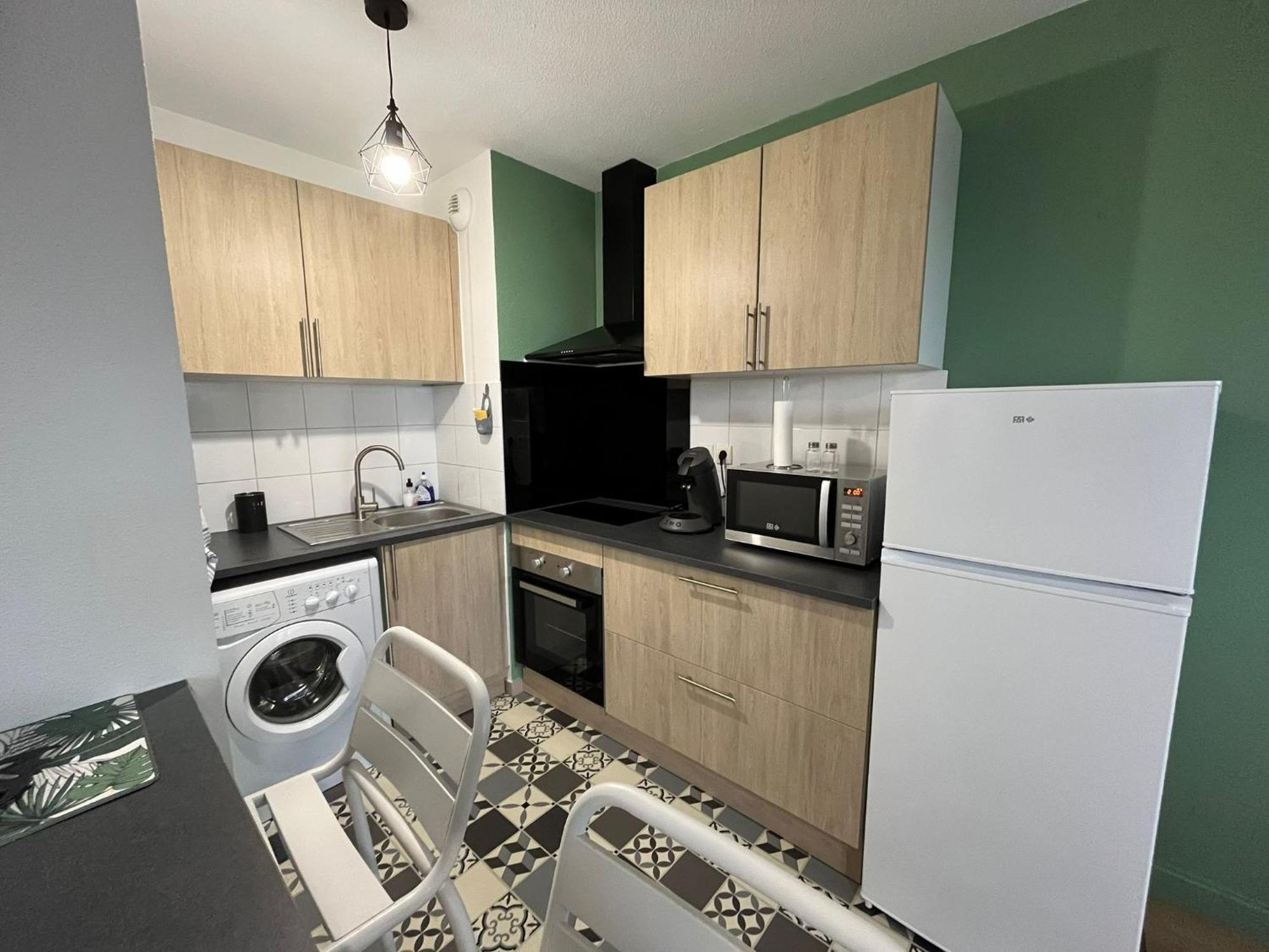 Appartement Avec Jardin A Rochefort מראה חיצוני תמונה